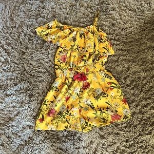 This is a cute one peice short sleeve jumper!